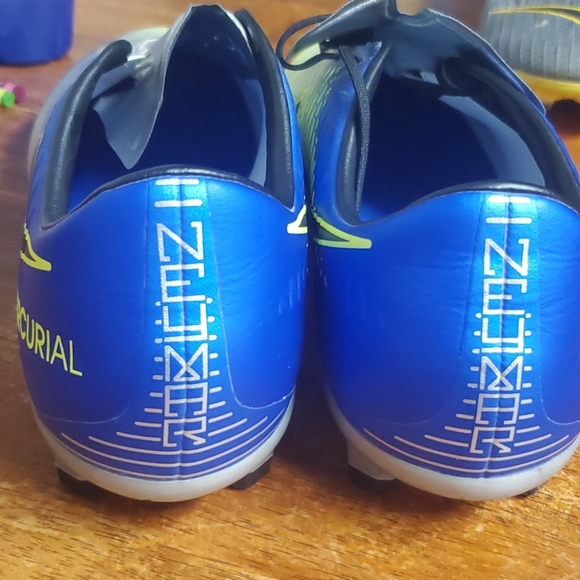 Nike Soccer shoes - Picture 3 of 9